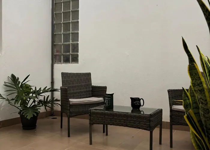 3bedroom Flat, 2 Bath In Plaza De La Feria Apartment *