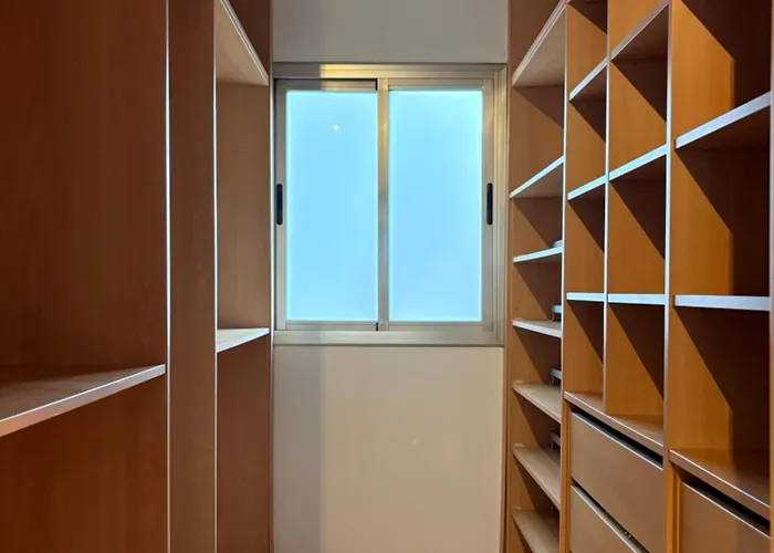 3bedroom Flat, 2 Bath In Plaza De La Feria *