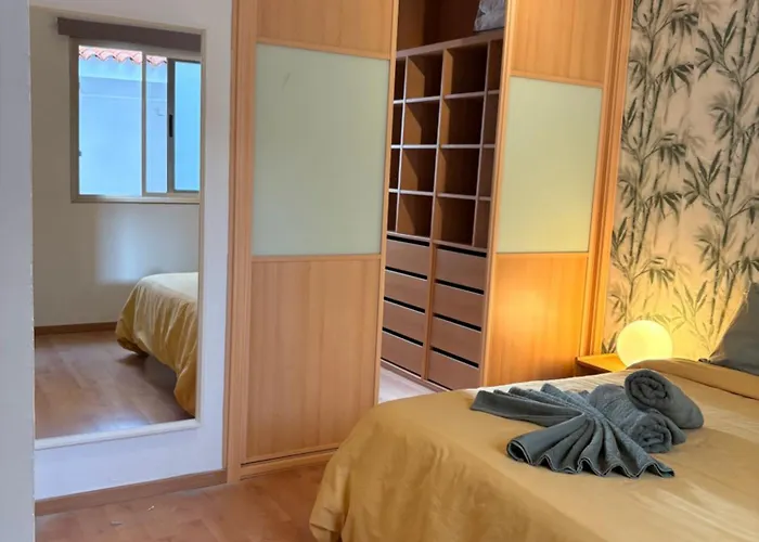 3bedroom Flat, 2 Bath In Plaza De La Feria Lägenhet *