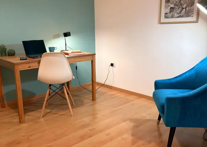 3bedroom Flat, 2 Bath In Plaza De La Feria *