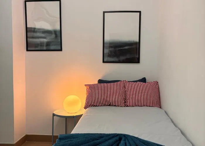 3bedroom Flat, 2 Bath In Plaza De La Feria Lägenhet *