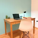 3bedroom Flat, 2 Bath In Plaza De La Feria شقة *