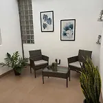 3bedroom Flat, 2 Bath In Plaza De La Feria شقة