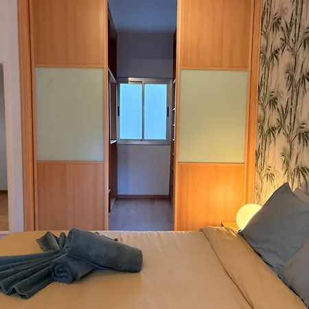 3bedroom Flat, 2 Bath In Plaza De La Feria *