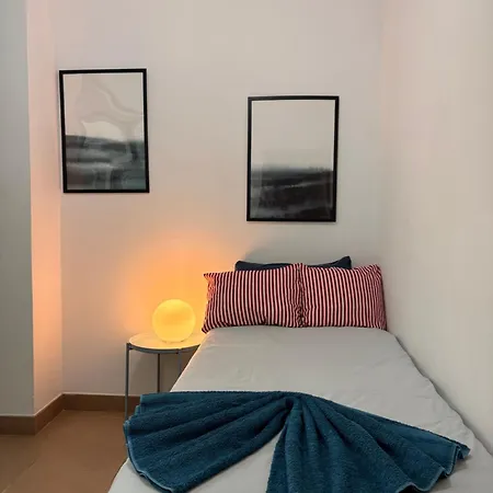 3bedroom Flat, 2 Bath In Plaza De La Feria Apartamento *
