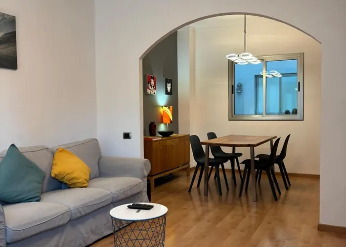 アパート 3bedroom Flat, 2 Bath In Plaza De La Feria *