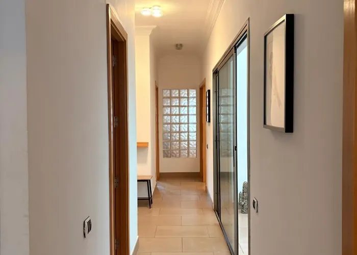 3bedroom Flat, 2 Bath In Plaza De La Feria Apartamento